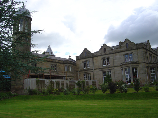 Back of Edmond Castle